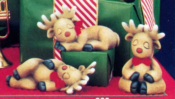 sleepy reindeer (3)